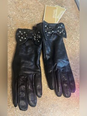 MICHAEL Michael Kors Black Leather Stud Bow Gloves
